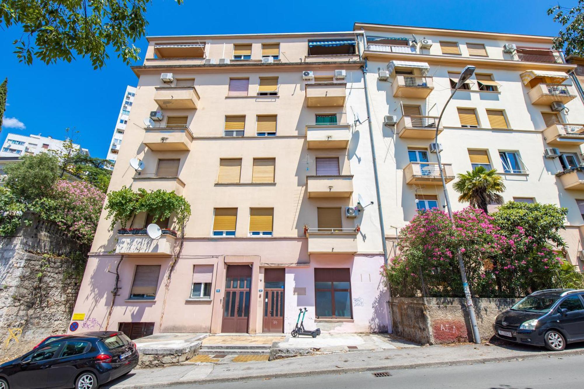 Apartment Tiziano-Belveder With Private Garage Rijeka Exterior foto