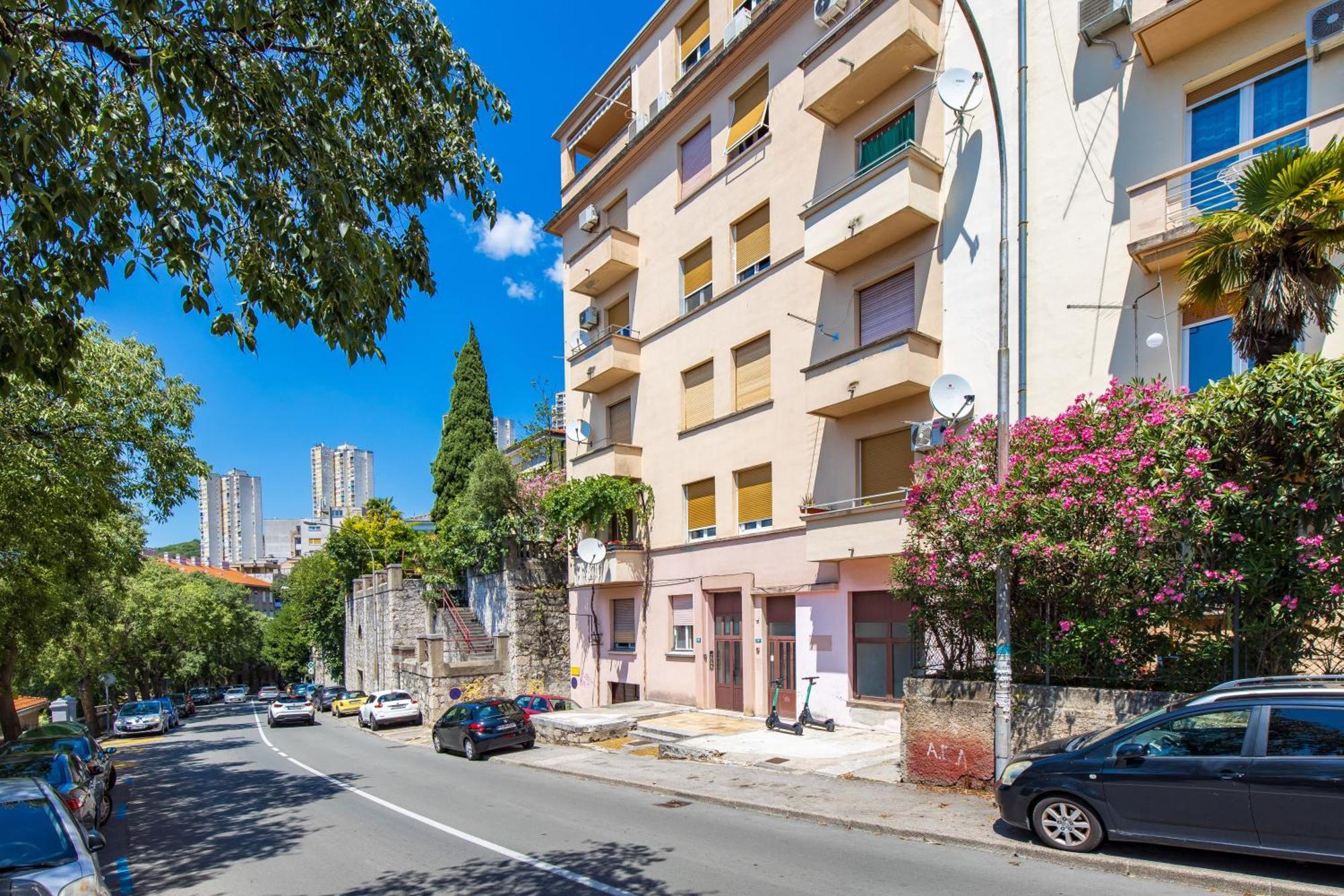 Apartment Tiziano-Belveder With Private Garage Rijeka Exterior foto